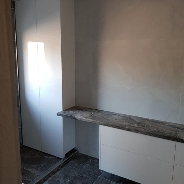 stumdomų durų sistemos