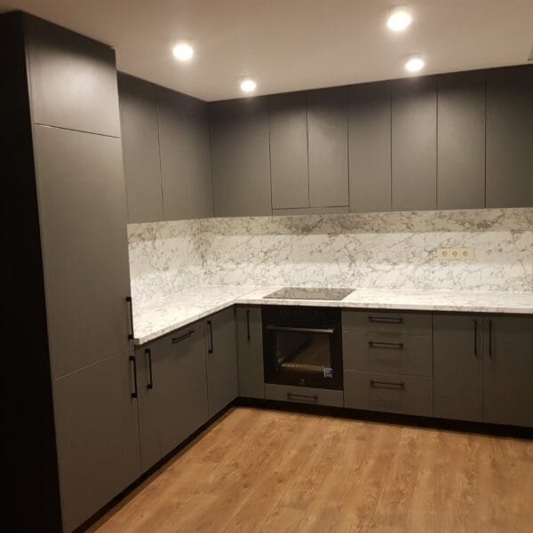 vonios baldai pagal uzsakyma